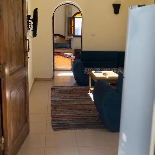 Malaz Dahab